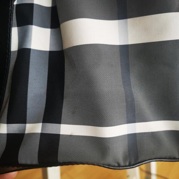 Burberry Zip Tote - Picture 3 of 13